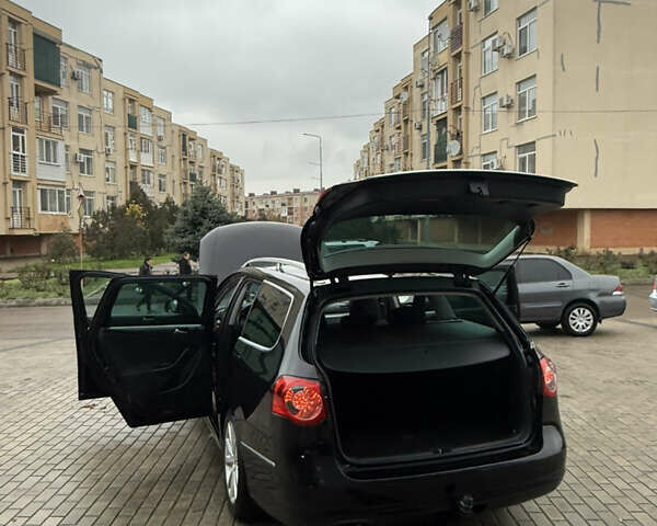 Черный Фольксваген Пассат, объемом двигателя 1.8 л и пробегом 217 тыс. км за 8200 $, фото 11 на Automoto.ua