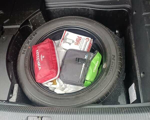 Чорний Фольксваген Пассат, об'ємом двигуна 1.39 л та пробігом 228 тис. км за 8300 $, фото 30 на Automoto.ua