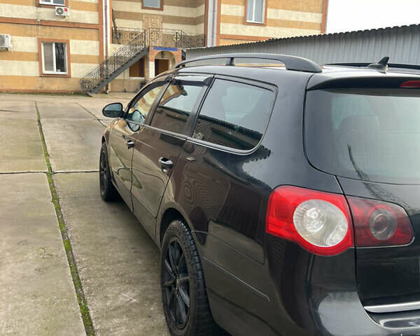 Черный Фольксваген Пассат, объемом двигателя 1.97 л и пробегом 273 тыс. км за 7600 $, фото 4 на Automoto.ua