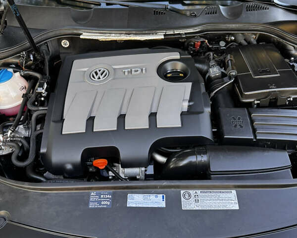 Черный Фольксваген Пассат, объемом двигателя 1.6 л и пробегом 229 тыс. км за 8222 $, фото 72 на Automoto.ua