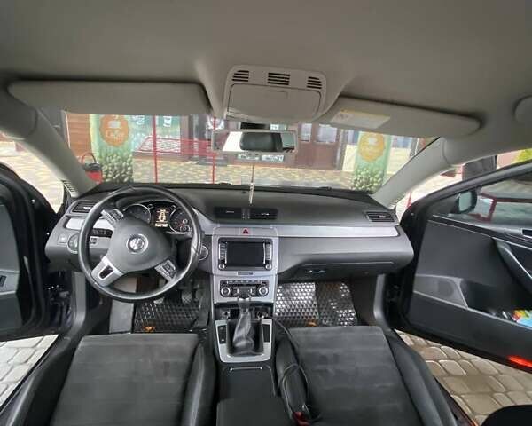 Чорний Фольксваген Пассат, об'ємом двигуна 2 л та пробігом 214 тис. км за 8900 $, фото 13 на Automoto.ua