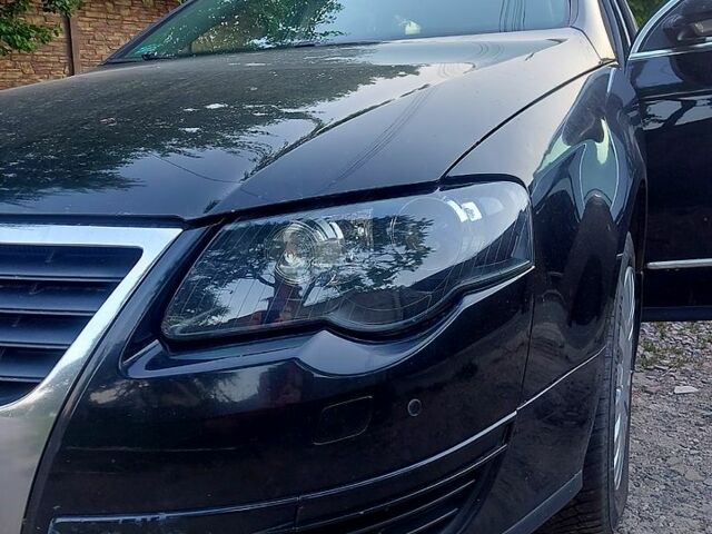 Чорний Фольксваген Пассат, об'ємом двигуна 1.6 л та пробігом 245 тис. км за 5800 $, фото 6 на Automoto.ua