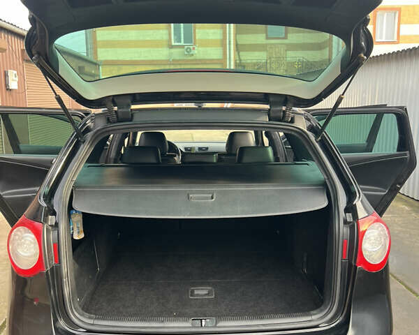 Черный Фольксваген Пассат, объемом двигателя 1.97 л и пробегом 273 тыс. км за 7600 $, фото 13 на Automoto.ua