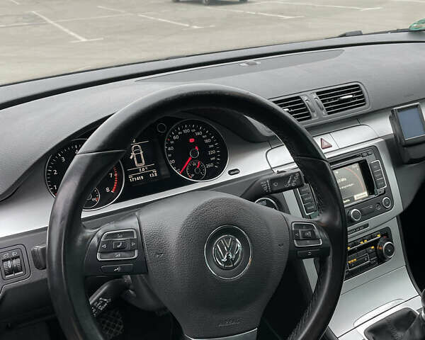 Черный Фольксваген Пассат, объемом двигателя 1.4 л и пробегом 171 тыс. км за 6999 $, фото 18 на Automoto.ua