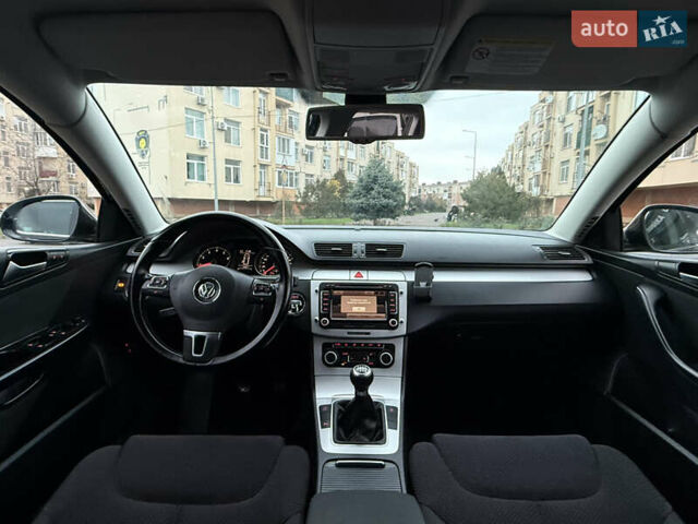 Черный Фольксваген Пассат, объемом двигателя 1.8 л и пробегом 217 тыс. км за 8200 $, фото 8 на Automoto.ua