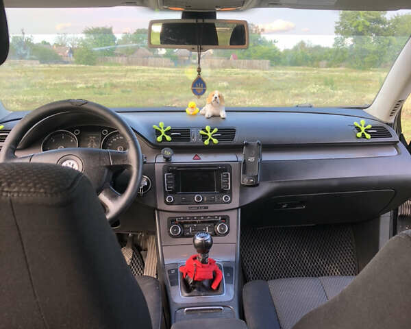 Черный Фольксваген Пассат, объемом двигателя 1.6 л и пробегом 286 тыс. км за 7300 $, фото 2 на Automoto.ua