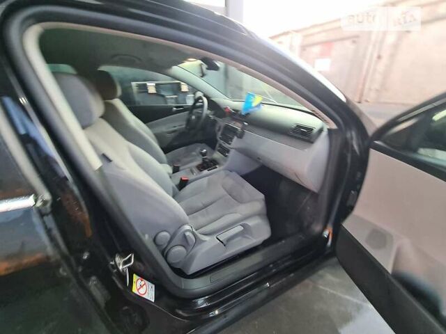 Черный Фольксваген Пассат, объемом двигателя 1.6 л и пробегом 340 тыс. км за 7000 $, фото 36 на Automoto.ua