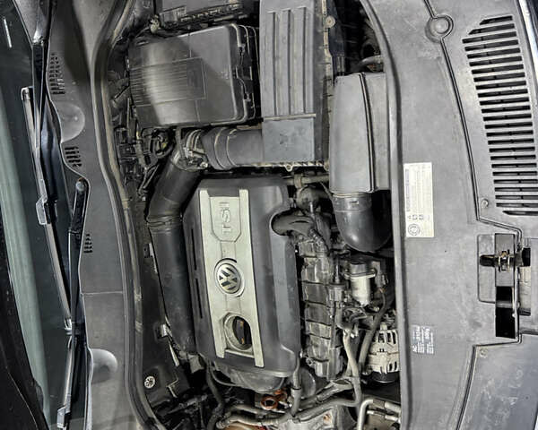 Черный Фольксваген Пассат, объемом двигателя 1.8 л и пробегом 234 тыс. км за 7200 $, фото 11 на Automoto.ua