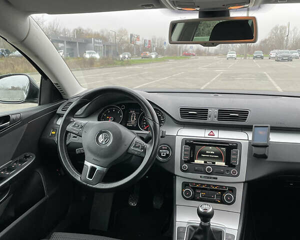 Черный Фольксваген Пассат, объемом двигателя 1.4 л и пробегом 171 тыс. км за 6999 $, фото 28 на Automoto.ua