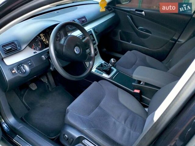 Чорний Фольксваген Пассат, об'ємом двигуна 1.4 л та пробігом 175 тис. км за 8950 $, фото 13 на Automoto.ua