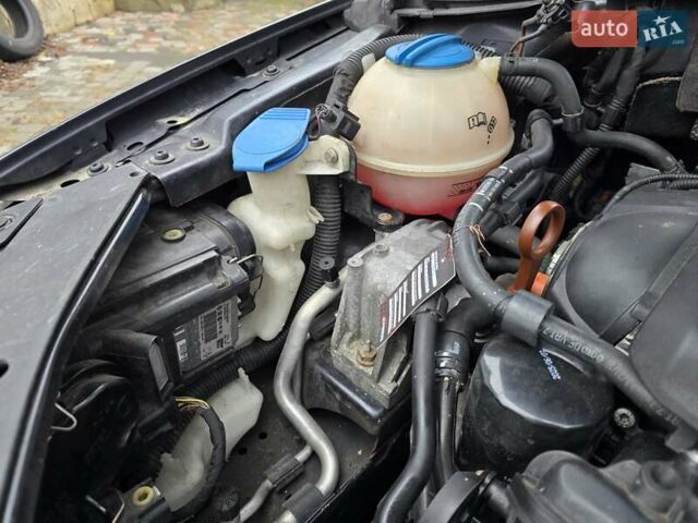 Черный Фольксваген Пассат, объемом двигателя 2 л и пробегом 225 тыс. км за 8800 $, фото 158 на Automoto.ua