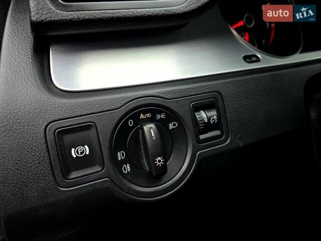 Черный Фольксваген Пассат, объемом двигателя 2 л и пробегом 225 тыс. км за 8800 $, фото 111 на Automoto.ua