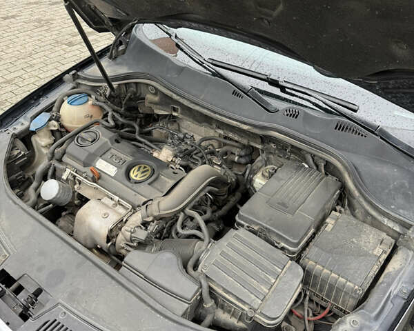 Черный Фольксваген Пассат, объемом двигателя 1.39 л и пробегом 423 тыс. км за 7200 $, фото 5 на Automoto.ua