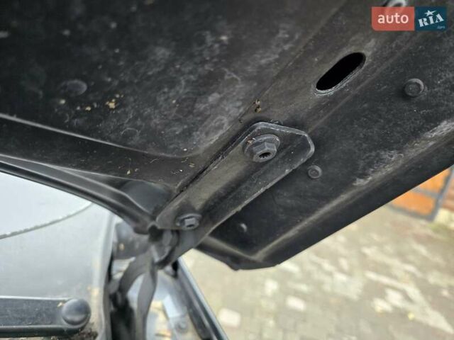 Черный Фольксваген Пассат, объемом двигателя 2 л и пробегом 225 тыс. км за 8800 $, фото 162 на Automoto.ua