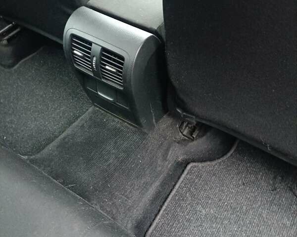 Чорний Фольксваген Пассат, об'ємом двигуна 1.39 л та пробігом 228 тис. км за 8300 $, фото 6 на Automoto.ua