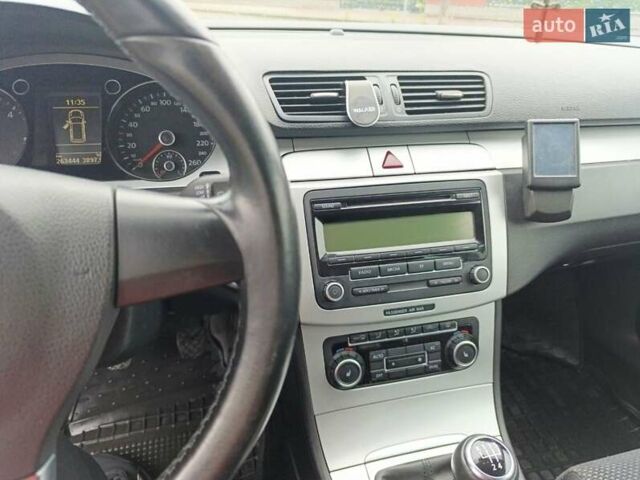 Черный Фольксваген Пассат, объемом двигателя 2 л и пробегом 263 тыс. км за 7000 $, фото 18 на Automoto.ua