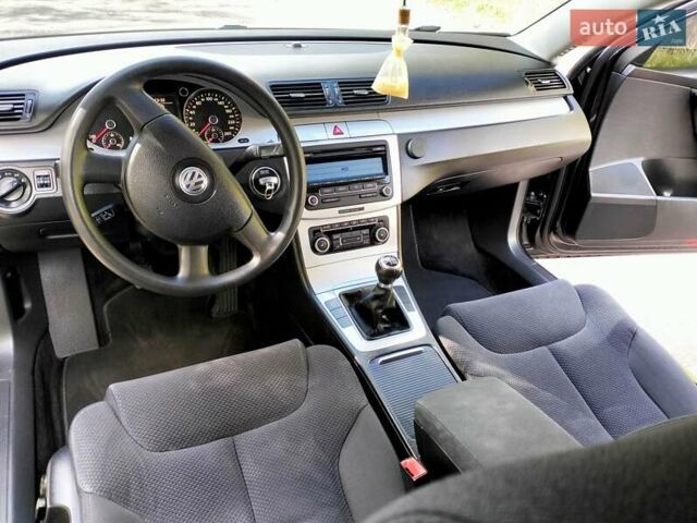 Чорний Фольксваген Пассат, об'ємом двигуна 1.4 л та пробігом 175 тис. км за 8950 $, фото 14 на Automoto.ua