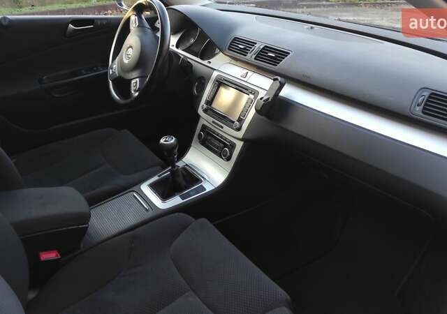 Черный Фольксваген Пассат, объемом двигателя 1.9 л и пробегом 280 тыс. км за 7900 $, фото 13 на Automoto.ua