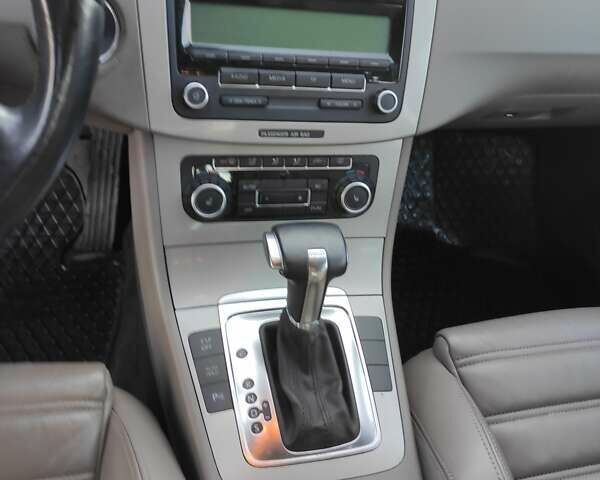 Черный Фольксваген Пассат, объемом двигателя 1.4 л и пробегом 196 тыс. км за 7200 $, фото 15 на Automoto.ua