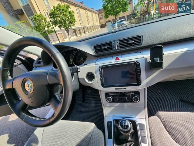 Черный Фольксваген Пассат, объемом двигателя 1.6 л и пробегом 340 тыс. км за 7000 $, фото 12 на Automoto.ua