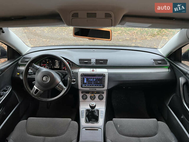 Черный Фольксваген Пассат, объемом двигателя 2 л и пробегом 377 тыс. км за 5900 $, фото 10 на Automoto.ua