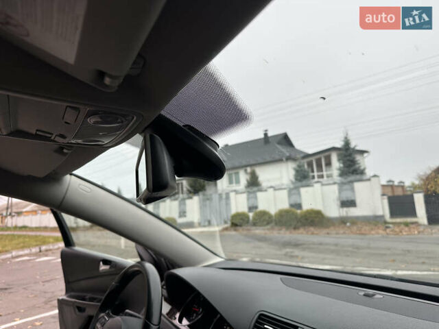 Черный Фольксваген Пассат, объемом двигателя 1.97 л и пробегом 235 тыс. км за 8499 $, фото 71 на Automoto.ua
