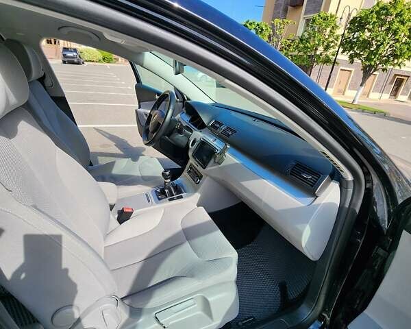 Черный Фольксваген Пассат, объемом двигателя 1.6 л и пробегом 340 тыс. км за 7000 $, фото 22 на Automoto.ua