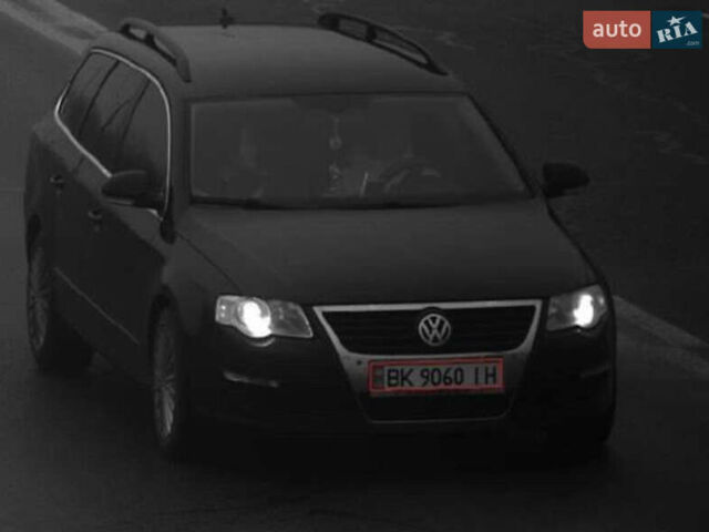 Черный Фольксваген Пассат, объемом двигателя 1.6 л и пробегом 280 тыс. км за 5600 $, фото 5 на Automoto.ua