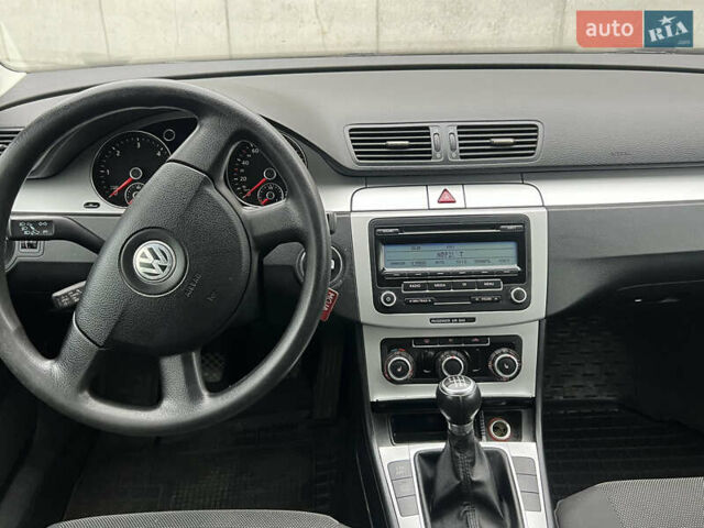 Черный Фольксваген Пассат, объемом двигателя 1.97 л и пробегом 270 тыс. км за 7300 $, фото 15 на Automoto.ua