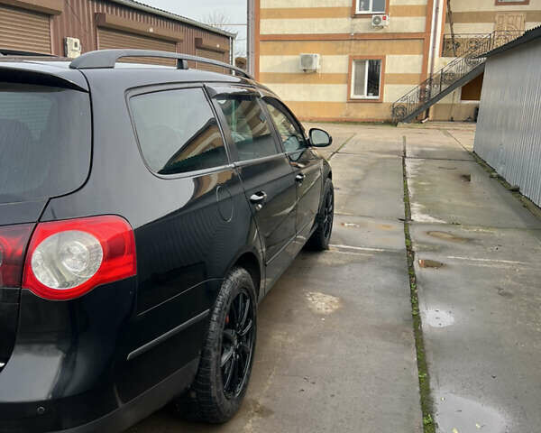 Черный Фольксваген Пассат, объемом двигателя 1.97 л и пробегом 273 тыс. км за 7600 $, фото 5 на Automoto.ua