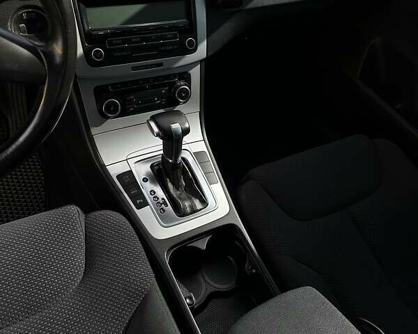 Черный Фольксваген Пассат, объемом двигателя 1.4 л и пробегом 221 тыс. км за 7100 $, фото 6 на Automoto.ua