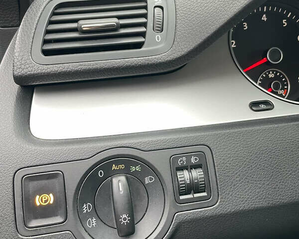 Черный Фольксваген Пассат, объемом двигателя 1.4 л и пробегом 171 тыс. км за 6999 $, фото 17 на Automoto.ua