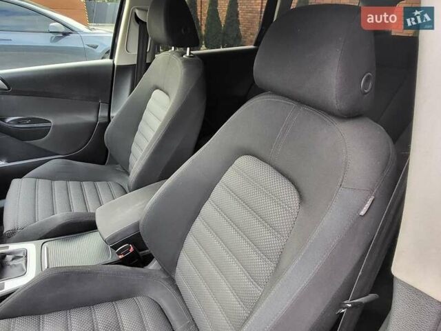 Черный Фольксваген Пассат, объемом двигателя 1.6 л и пробегом 294 тыс. км за 7300 $, фото 20 на Automoto.ua