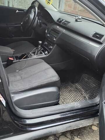 Черный Фольксваген Пассат, объемом двигателя 1.4 л и пробегом 180 тыс. км за 7700 $, фото 10 на Automoto.ua