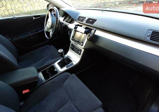 Черный Фольксваген Пассат, объемом двигателя 1.9 л и пробегом 280 тыс. км за 7900 $, фото 21 на Automoto.ua