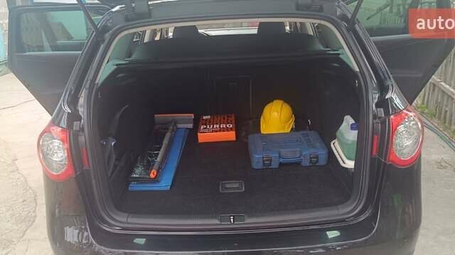 Чорний Фольксваген Пассат, об'ємом двигуна 1.6 л та пробігом 275 тис. км за 8300 $, фото 18 на Automoto.ua