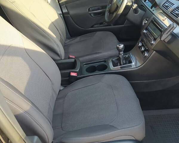 Чорний Фольксваген Пассат, об'ємом двигуна 2 л та пробігом 239 тис. км за 6200 $, фото 3 на Automoto.ua