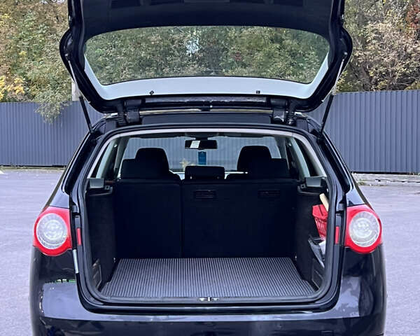 Черный Фольксваген Пассат, объемом двигателя 1.97 л и пробегом 322 тыс. км за 5850 $, фото 13 на Automoto.ua