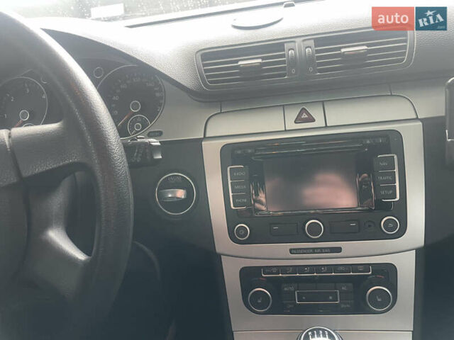 Чорний Фольксваген Пассат, об'ємом двигуна 1.6 л та пробігом 198 тис. км за 7550 $, фото 25 на Automoto.ua