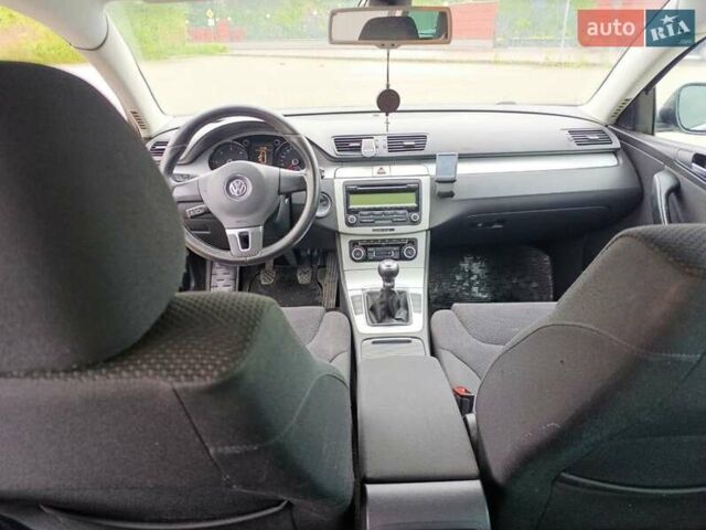 Черный Фольксваген Пассат, объемом двигателя 2 л и пробегом 263 тыс. км за 7000 $, фото 17 на Automoto.ua