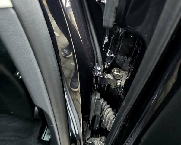 Черный Фольксваген Пассат, объемом двигателя 2 л и пробегом 225 тыс. км за 8800 $, фото 89 на Automoto.ua