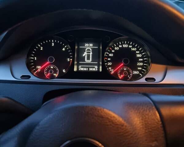 Черный Фольксваген Пассат, объемом двигателя 1.97 л и пробегом 290 тыс. км за 10200 $, фото 12 на Automoto.ua