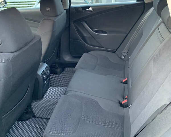 Черный Фольксваген Пассат, объемом двигателя 1.8 л и пробегом 176 тыс. км за 7350 $, фото 7 на Automoto.ua