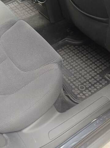 Чорний Фольксваген Пассат, об'ємом двигуна 1.6 л та пробігом 275 тис. км за 8300 $, фото 19 на Automoto.ua