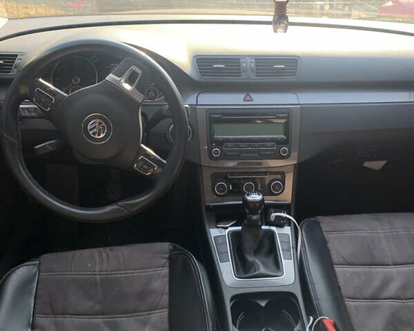 Черный Фольксваген Пассат, объемом двигателя 1.97 л и пробегом 304 тыс. км за 6200 $, фото 4 на Automoto.ua