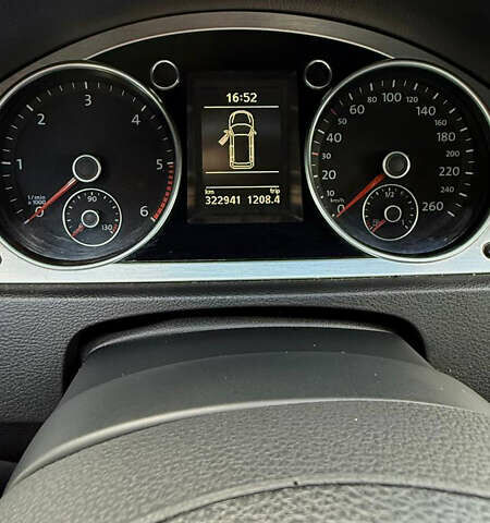 Черный Фольксваген Пассат, объемом двигателя 2 л и пробегом 323 тыс. км за 8300 $, фото 13 на Automoto.ua