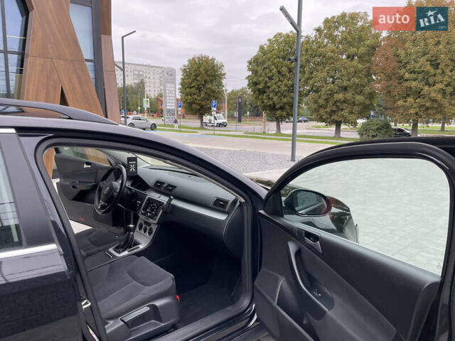 Черный Фольксваген Пассат, объемом двигателя 1.4 л и пробегом 197 тыс. км за 6500 $, фото 29 на Automoto.ua