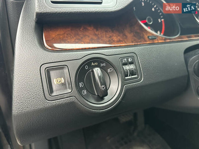 Черный Фольксваген Пассат, объемом двигателя 1.97 л и пробегом 235 тыс. км за 8499 $, фото 45 на Automoto.ua