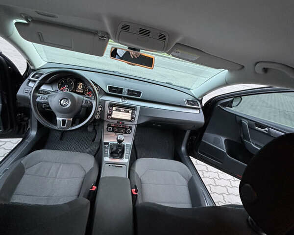 Черный Фольксваген Пассат, объемом двигателя 1.6 л и пробегом 333 тыс. км за 9300 $, фото 17 на Automoto.ua