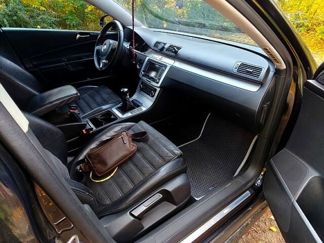 Черный Фольксваген Пассат, объемом двигателя 2 л и пробегом 340 тыс. км за 6800 $, фото 5 на Automoto.ua